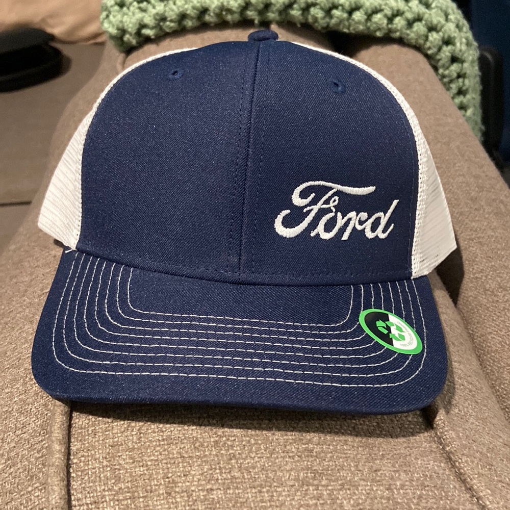 Brand NEW Ford trucker hat